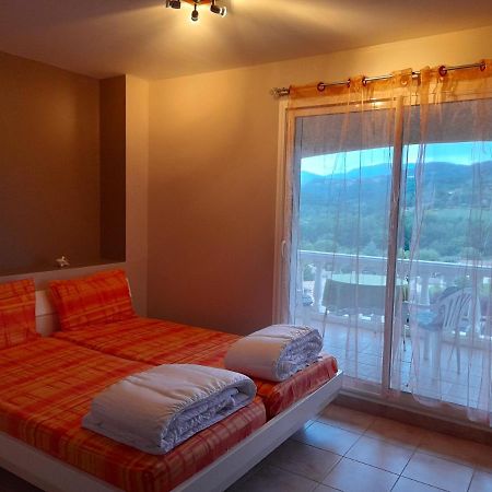 Bed and Breakfast Chez Bernard Et Rosina Esperaza Екстер'єр фото